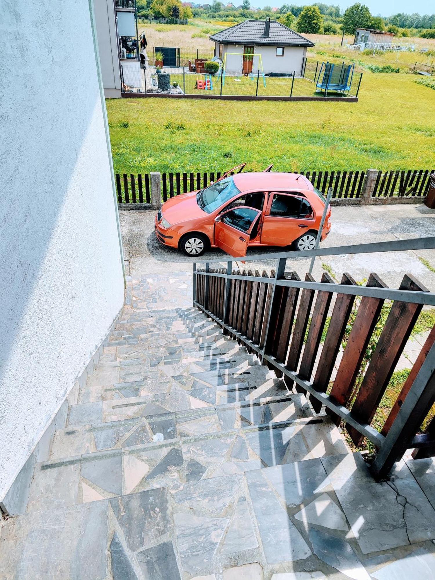 Ruhige Unterkunft Sesvete Exterior foto